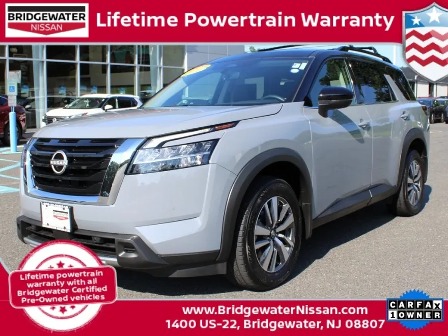 2024 Nissan Pathfinder SL photo 1