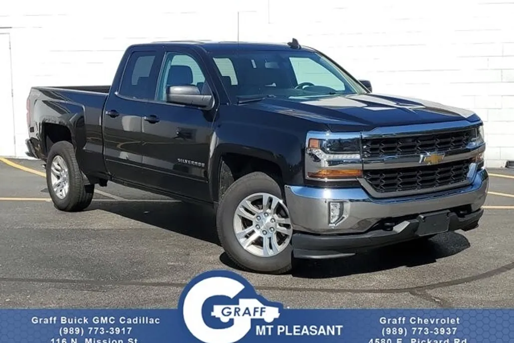 2017 Chevrolet Silverado 1500 LT photo 1