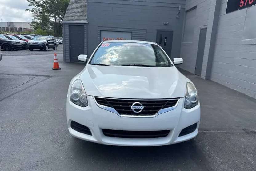 2013 Nissan Altima 2.5 S photo 1