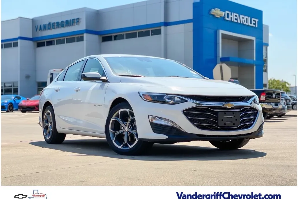 2024 Chevrolet Malibu 1LT photo 1