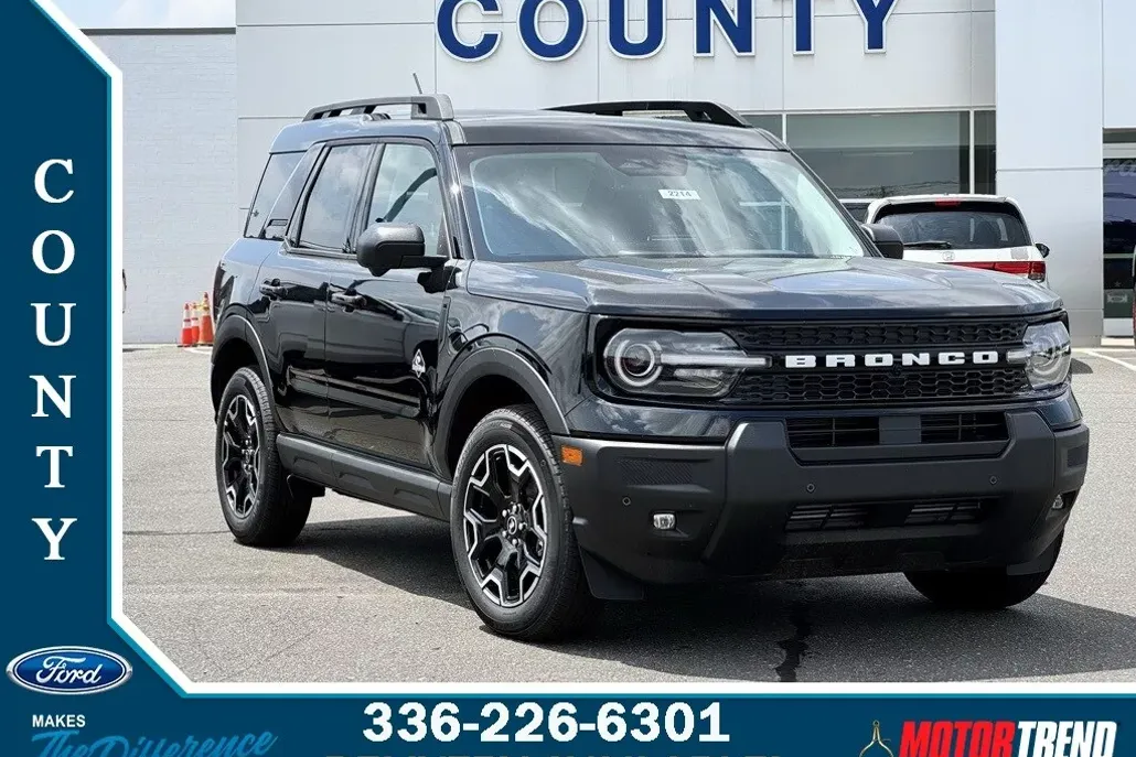 2025 Ford Bronco Sport Outer Banks photo 1