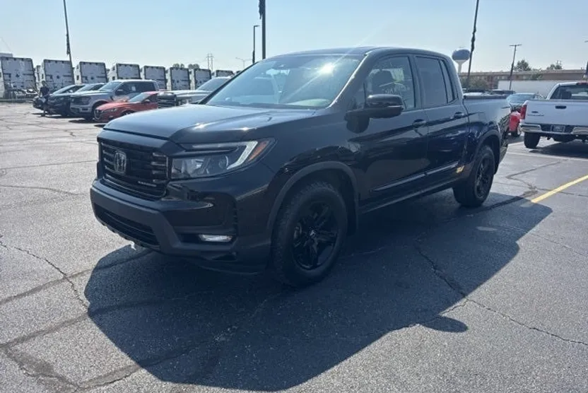 2021 Honda Ridgeline Black Edition photo 1