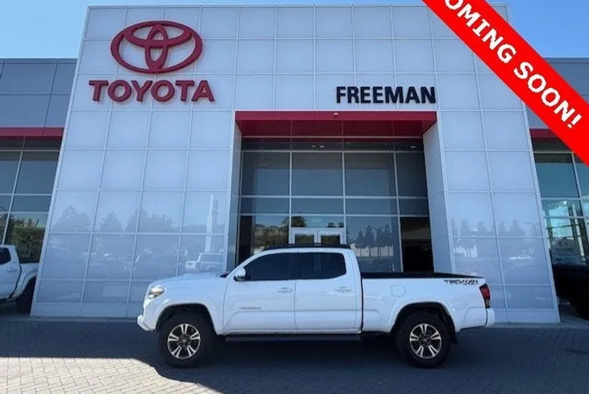 2018 Toyota Tacoma TRD Sport 4x4 photo 1