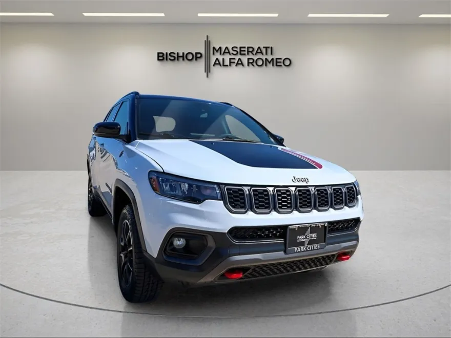 2024 Jeep Compass Trailhawk photo 1