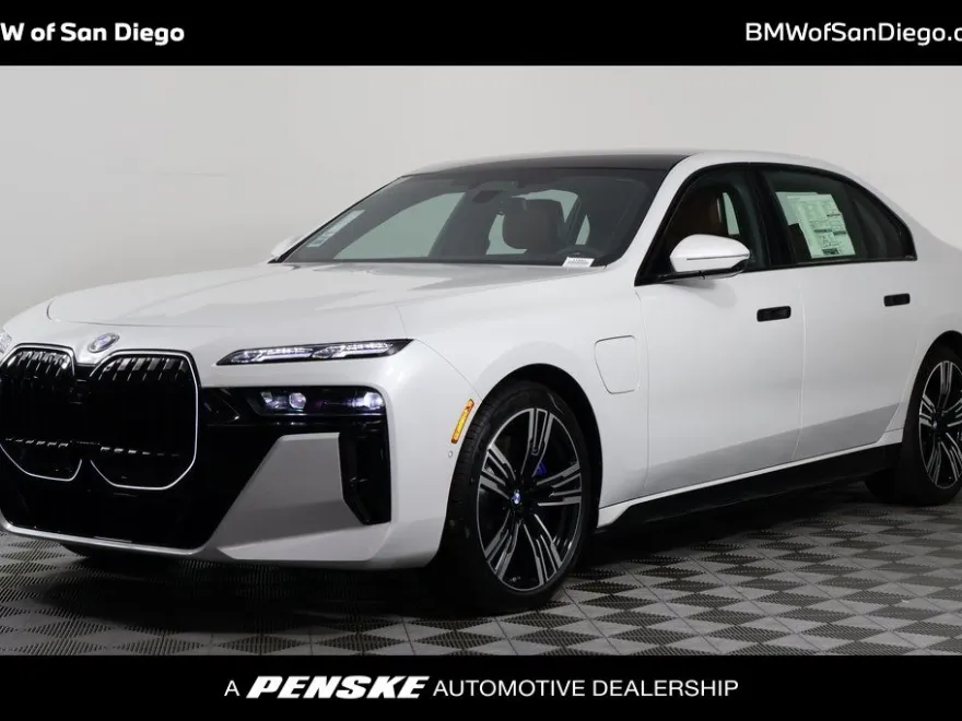 2026 Bmw 750e photo 1
