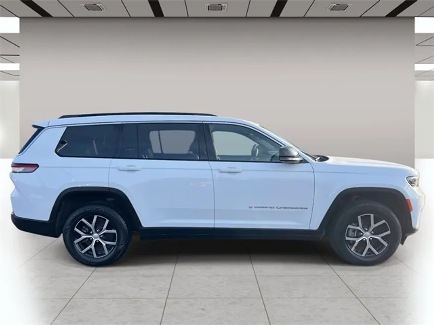 2024 Jeep Grand Cherokee Limited photo 1