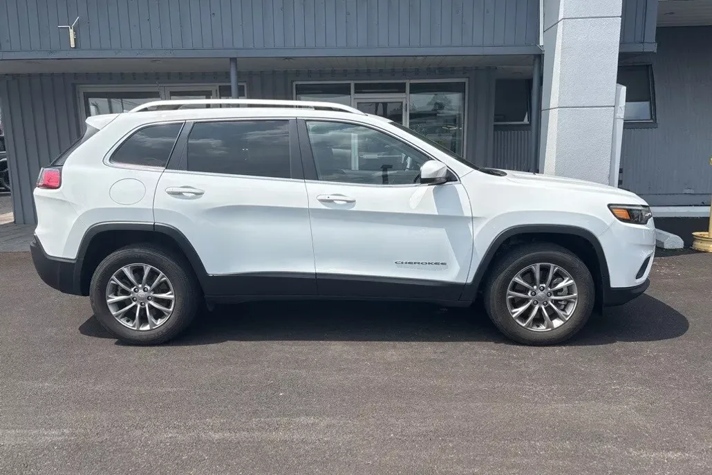 2021 Jeep Cherokee Latitude Lux photo 1