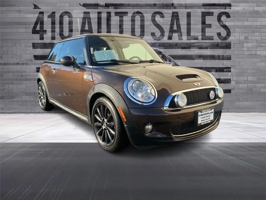 2010 Mini Cooper S photo 1
