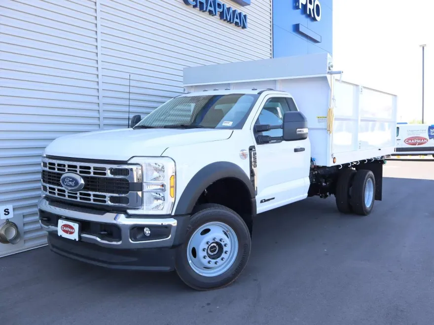 2025 Ford F-550 photo 1