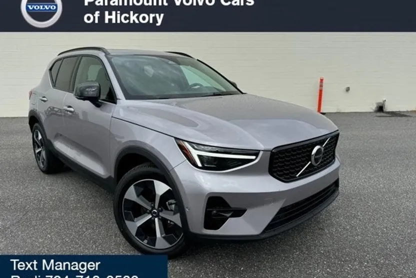 2026 Volvo XC40 Plus photo 1