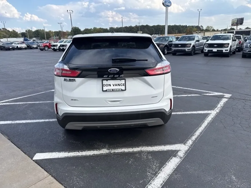 2024 Ford Edge SEL photo 1