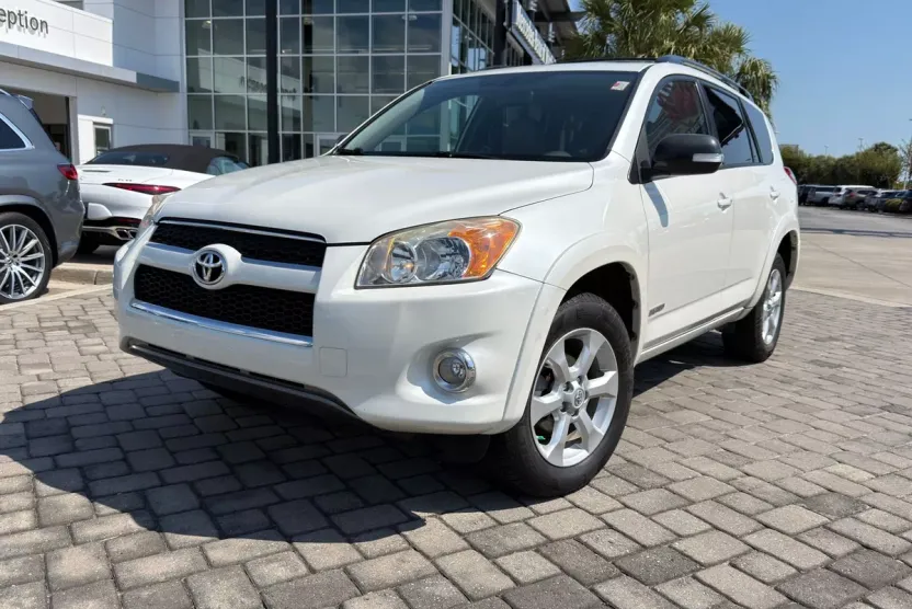 2010 Toyota RAV4 Limited photo 1