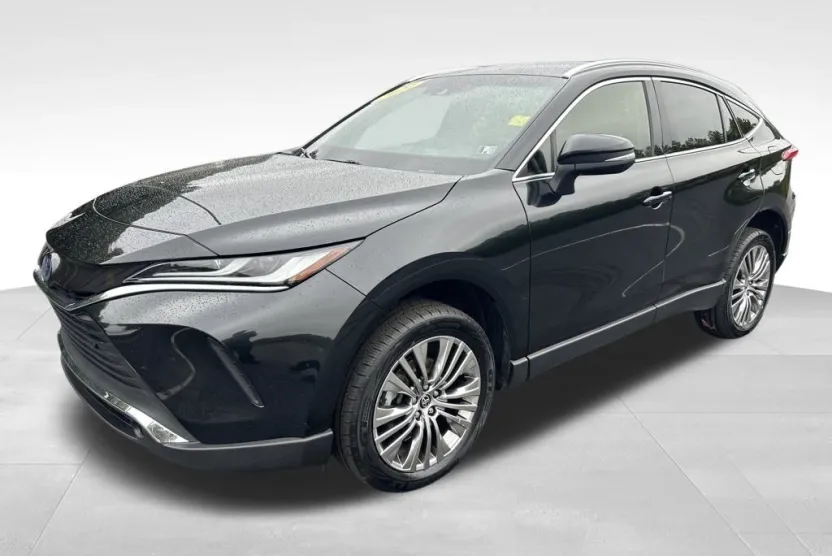 2022 Toyota Venza XLE photo 1