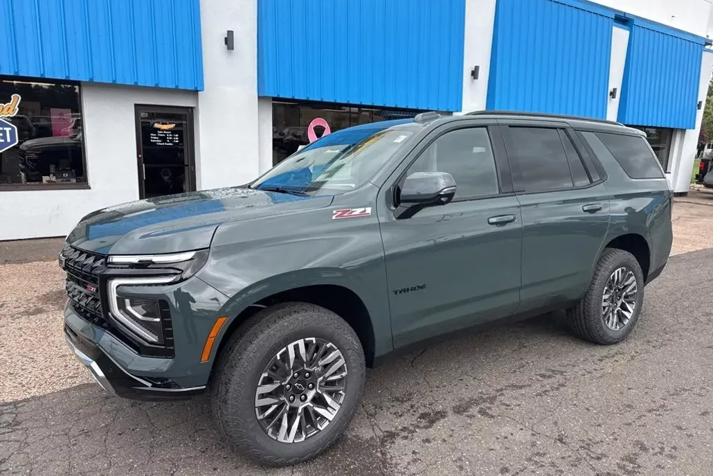 2025 Chevrolet Tahoe Z71 photo 1