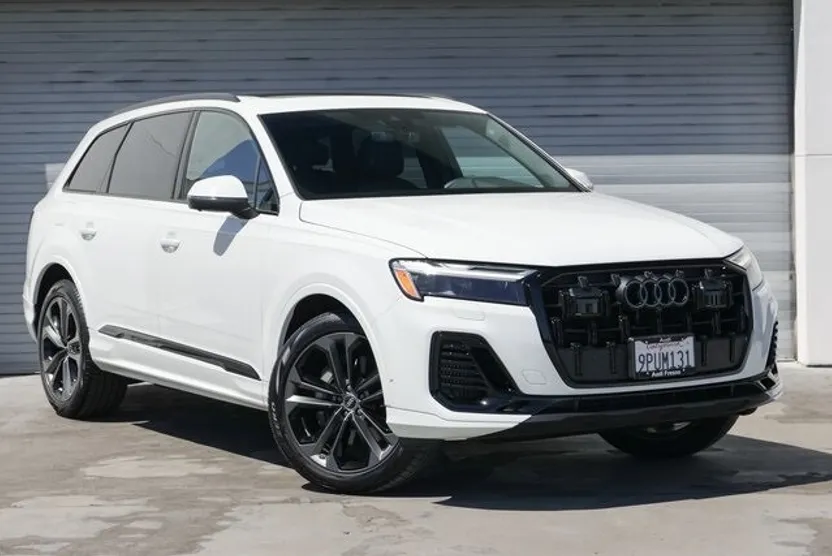 2025 Audi Q7 55 Premium Plus photo 1