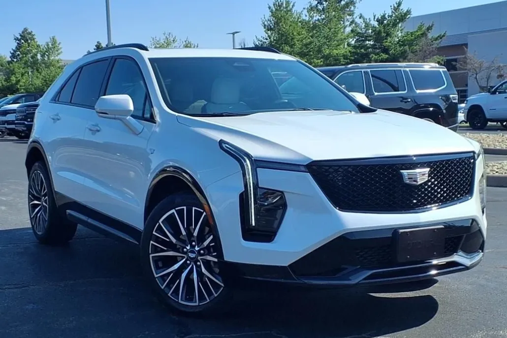2024 Cadillac XT4 Sport photo 1