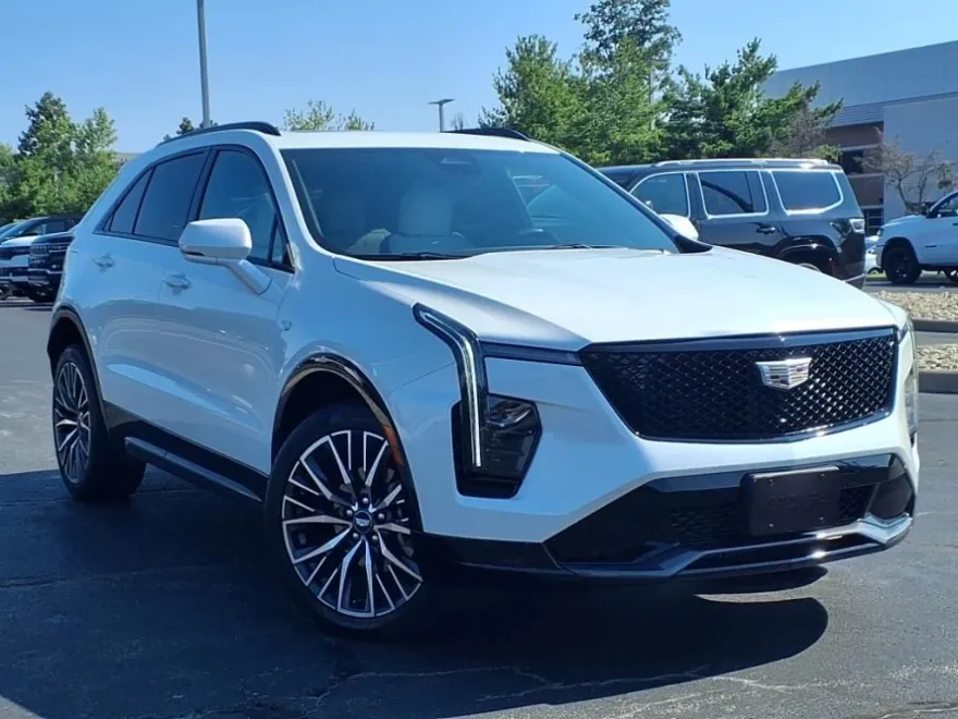 2024 Cadillac XT4 Sport photo 1
