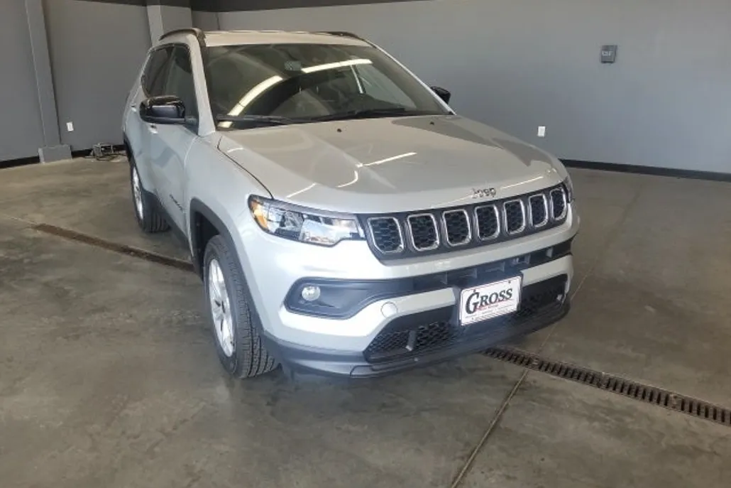 2025 Jeep Compass Latitude photo 1