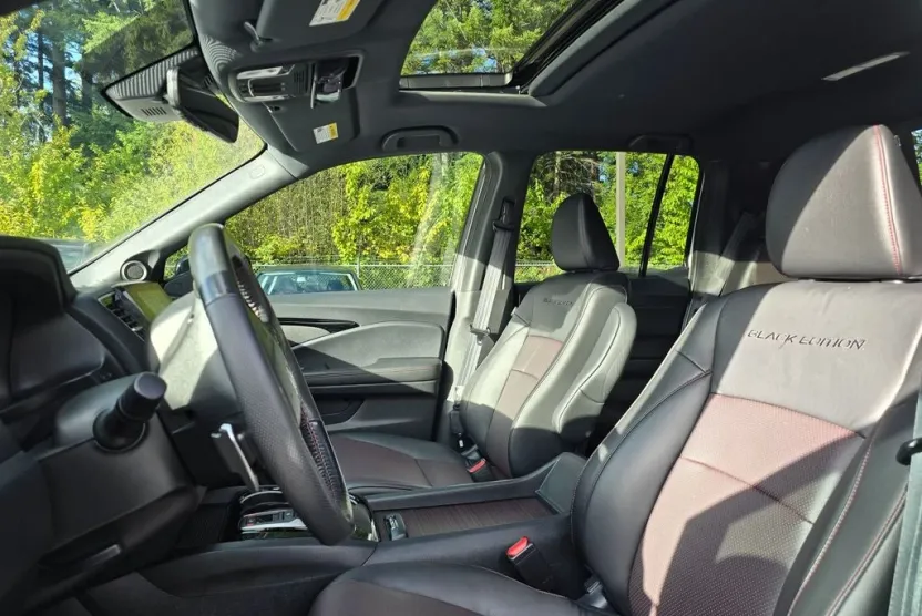 2023 Honda Ridgeline Black Edition photo 1