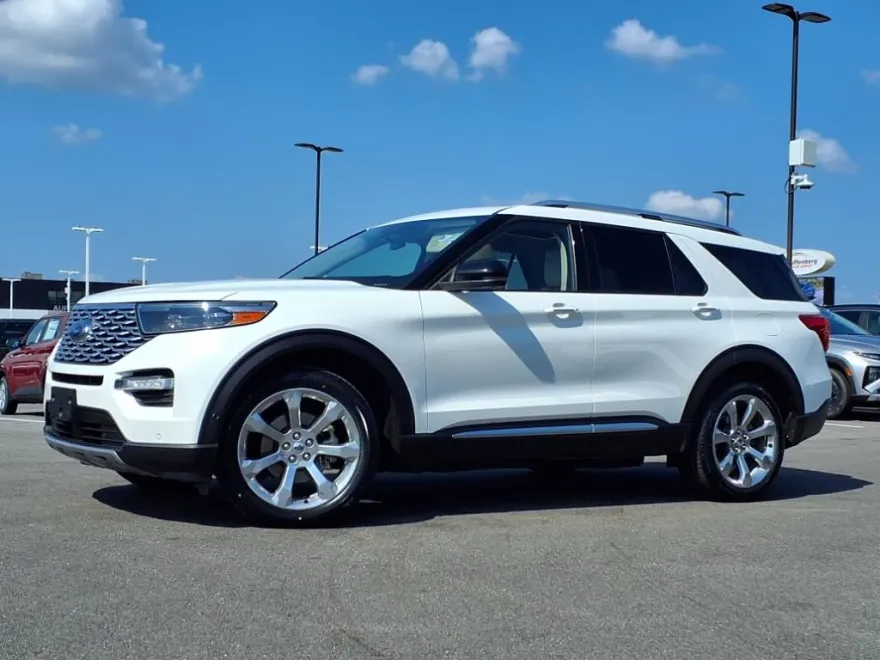 2020 Ford Explorer Platinum photo 1