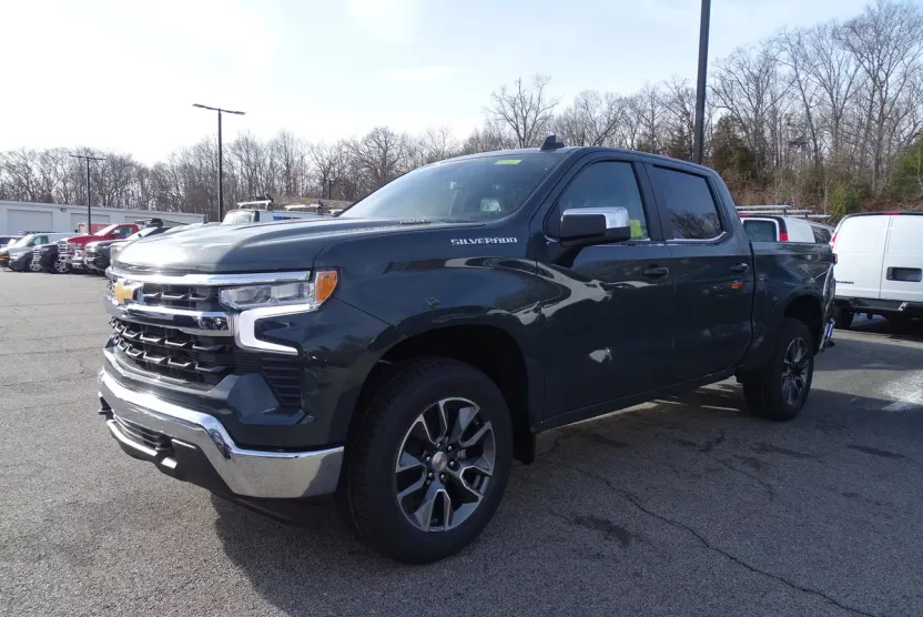 2025 Chevrolet Silverado 1500 LT photo 1