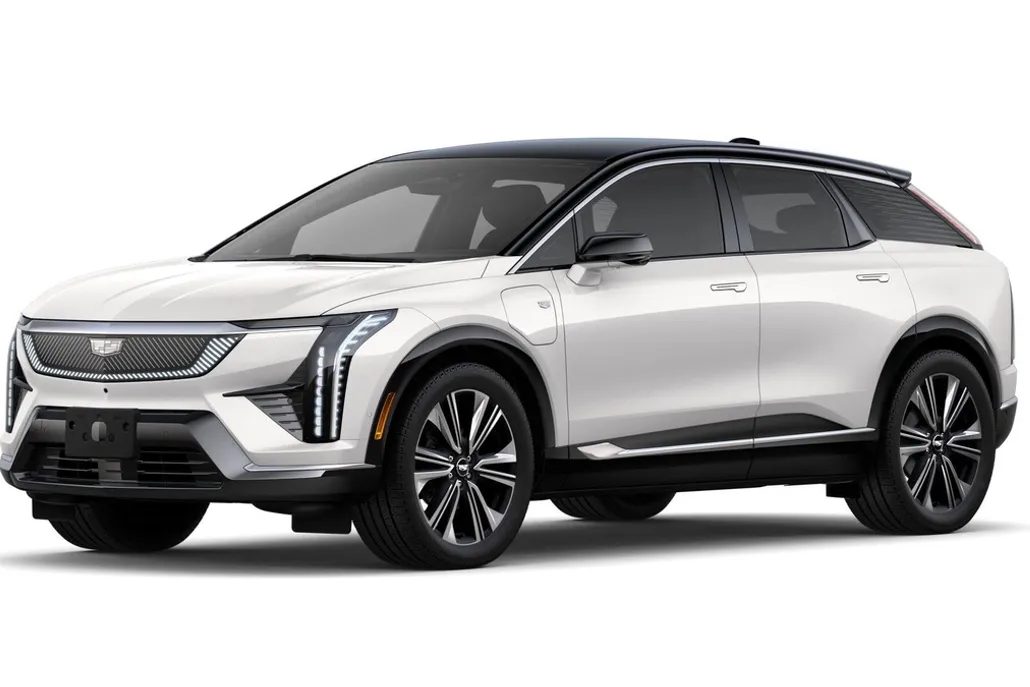 2025 Cadillac Optiq Luxury photo 1