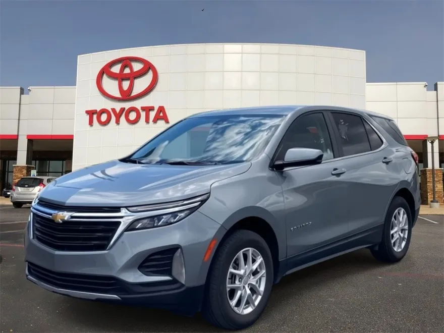 2024 Chevrolet Equinox LT photo 1