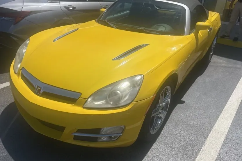 2007 Saturn Sky Base photo 1