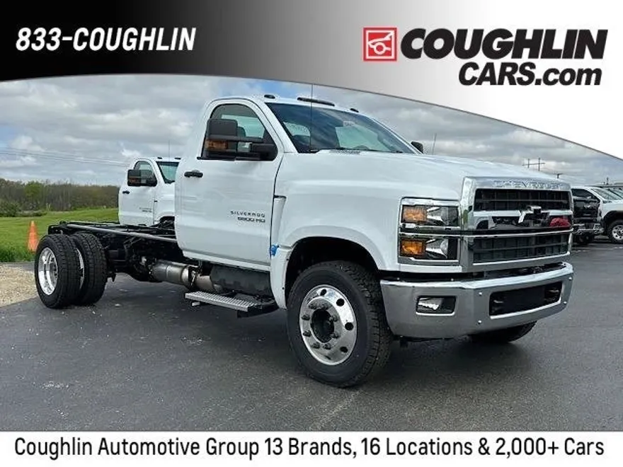 2024 Chevrolet Silverado 6500HD Work Truck photo 1