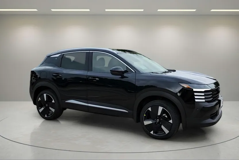 2025 Nissan Kicks SR photo 1