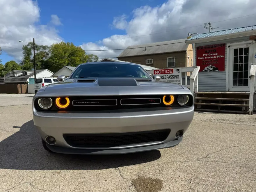 2015 Dodge Challenger R/T photo 1