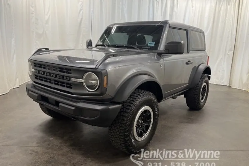 2023 Ford Bronco Base photo 1