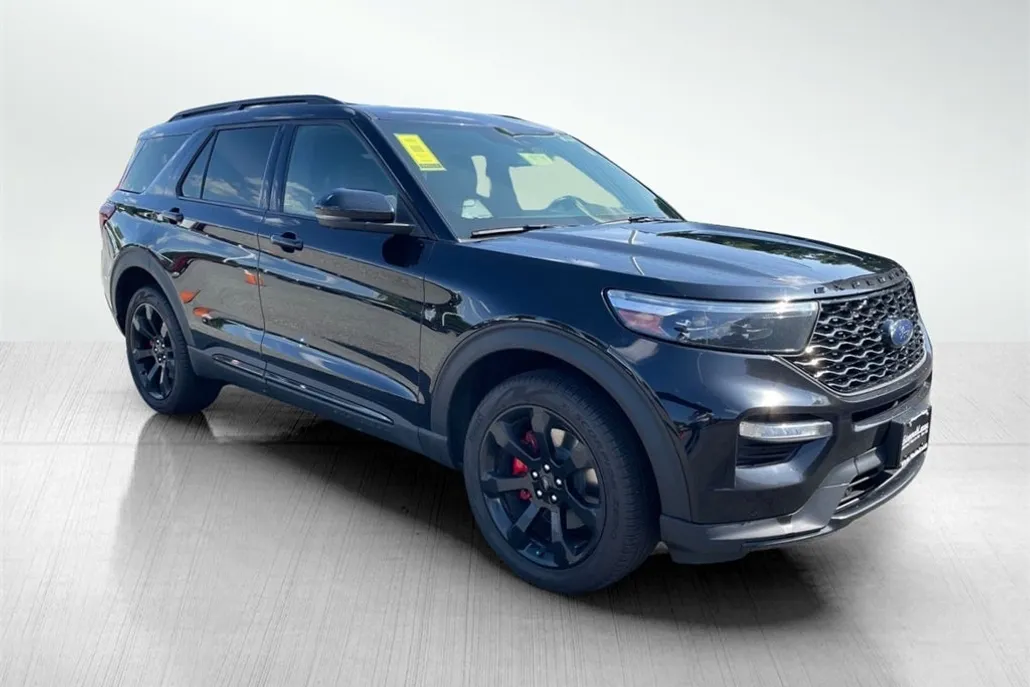2022 Ford Explorer ST photo 1