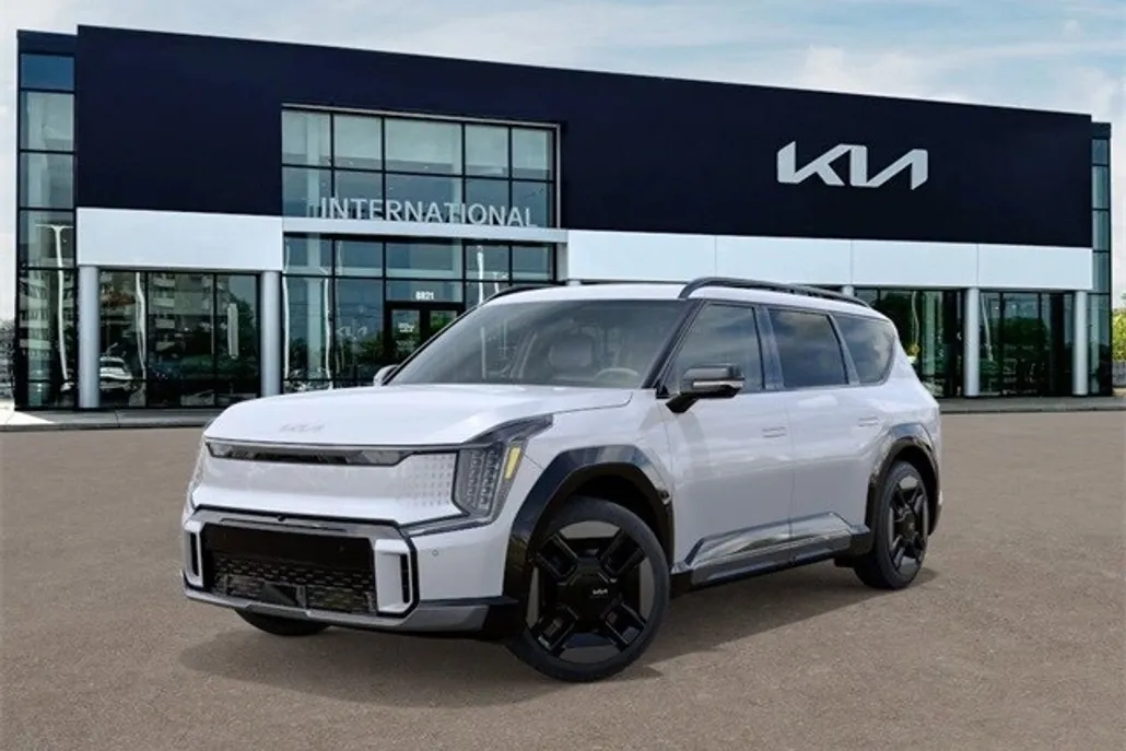 2026 Kia EV9 GT-Line photo 1