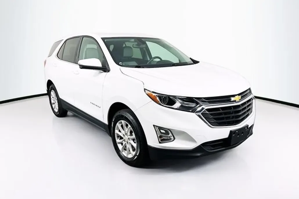 2019 Chevrolet Equinox LT photo 1