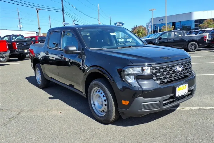 2025 Ford Maverick XL photo 1
