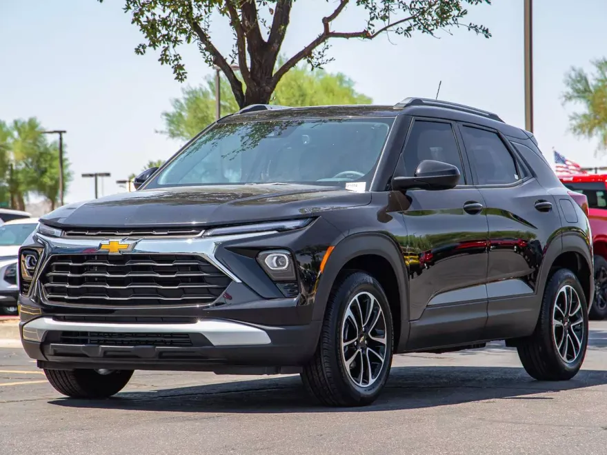 2024 Chevrolet Trailblazer LT photo 1