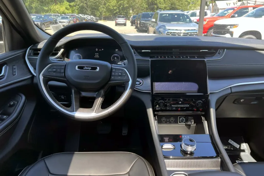 2025 Jeep Grand Cherokee Limited photo 1