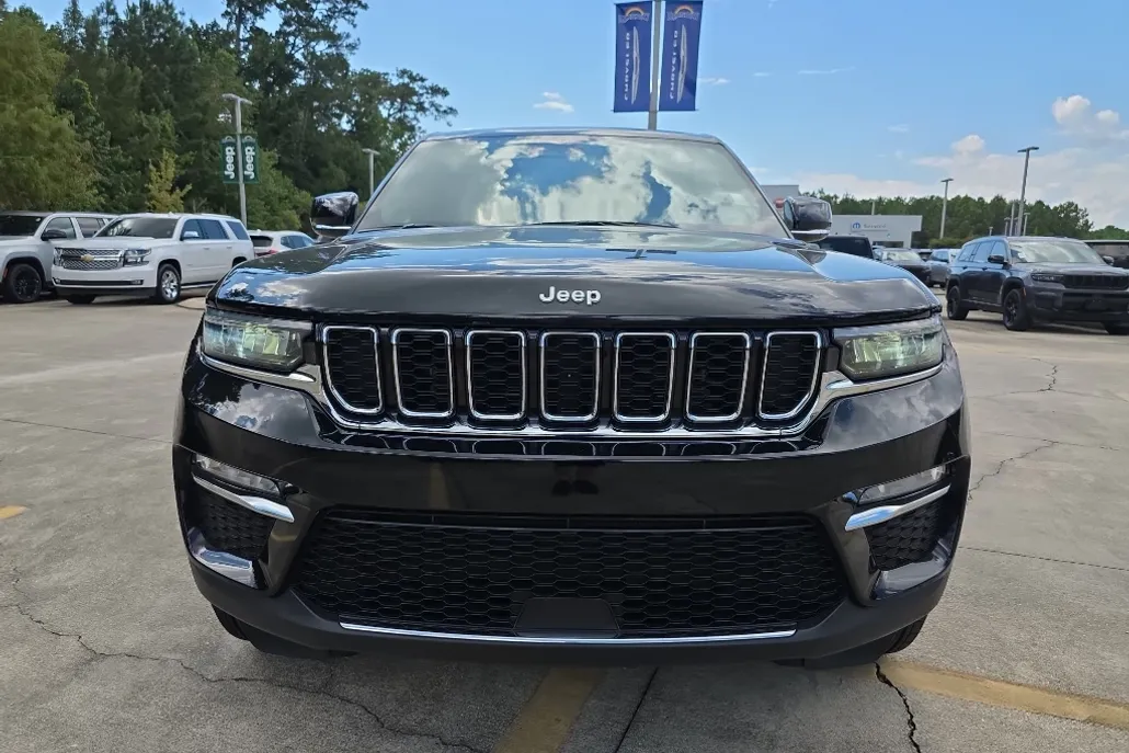 2024 Jeep Grand Cherokee Limited photo 1