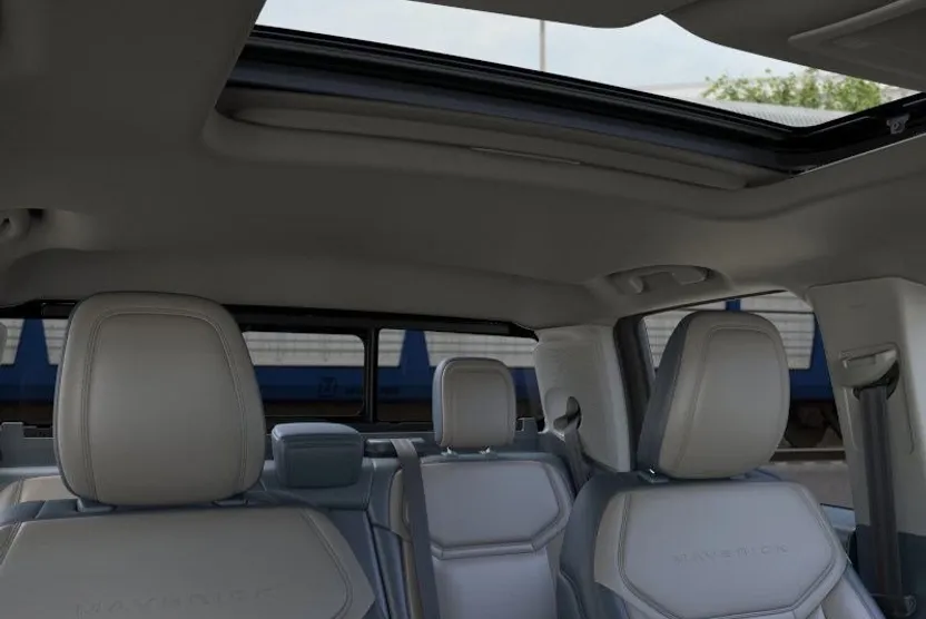 2025 Ford Maverick Lariat photo 1