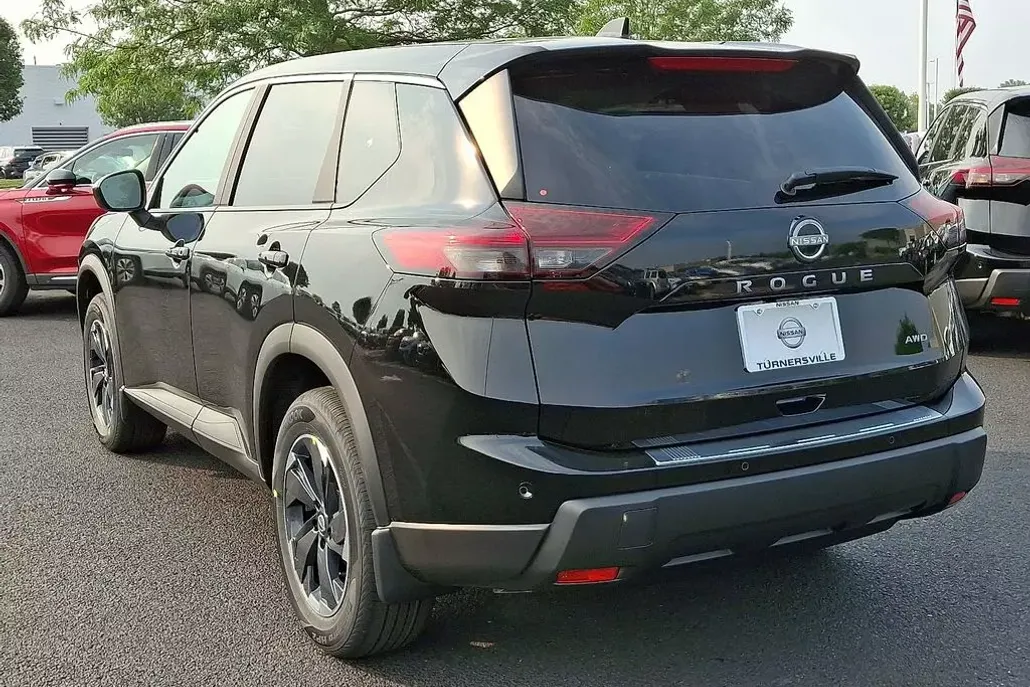 2026 Nissan Rogue SV photo 1