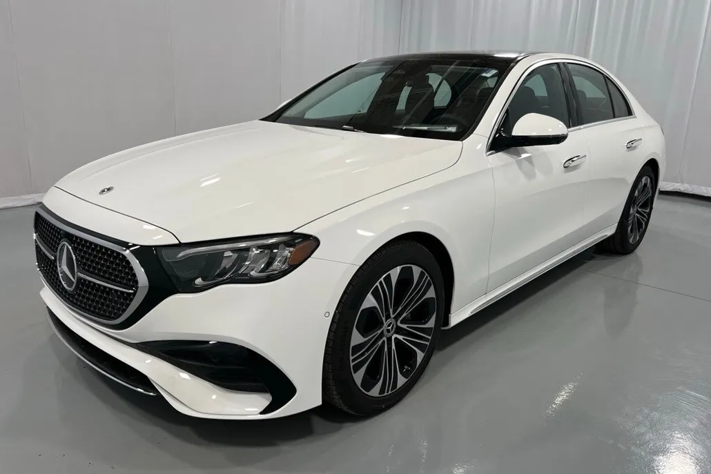 2025 Mercedes Benz E 350 4MATIC photo 1