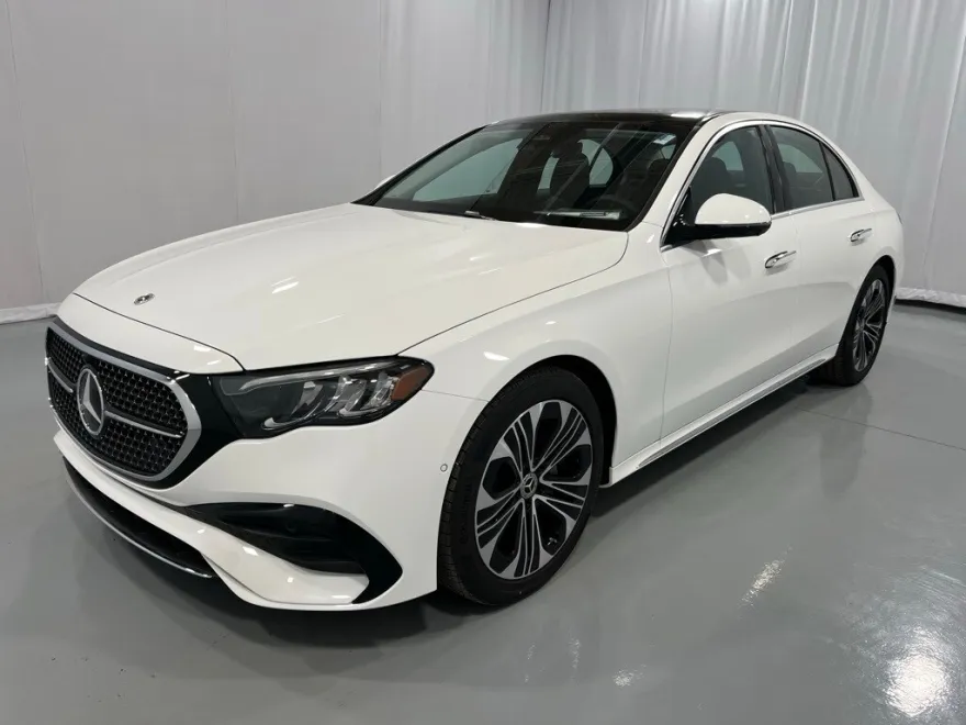 2025 Mercedes Benz E 350 4MATIC photo 1