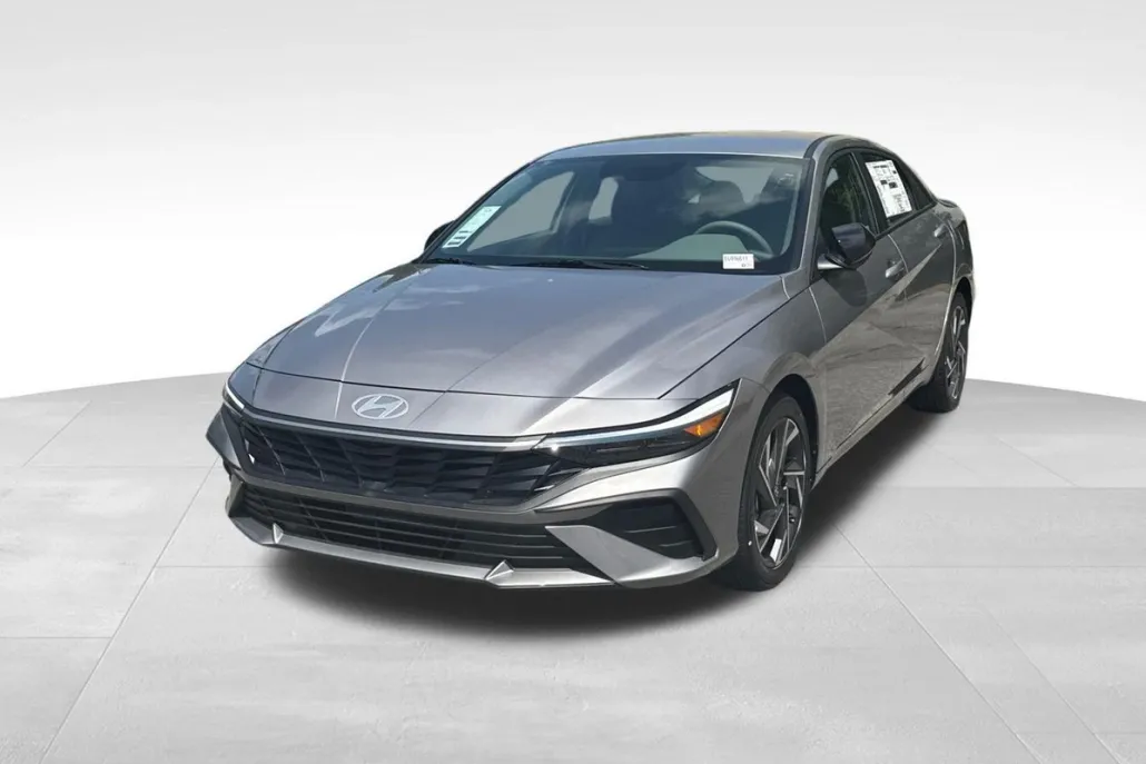 2025 Hyundai Elantra SEL Sport photo 1