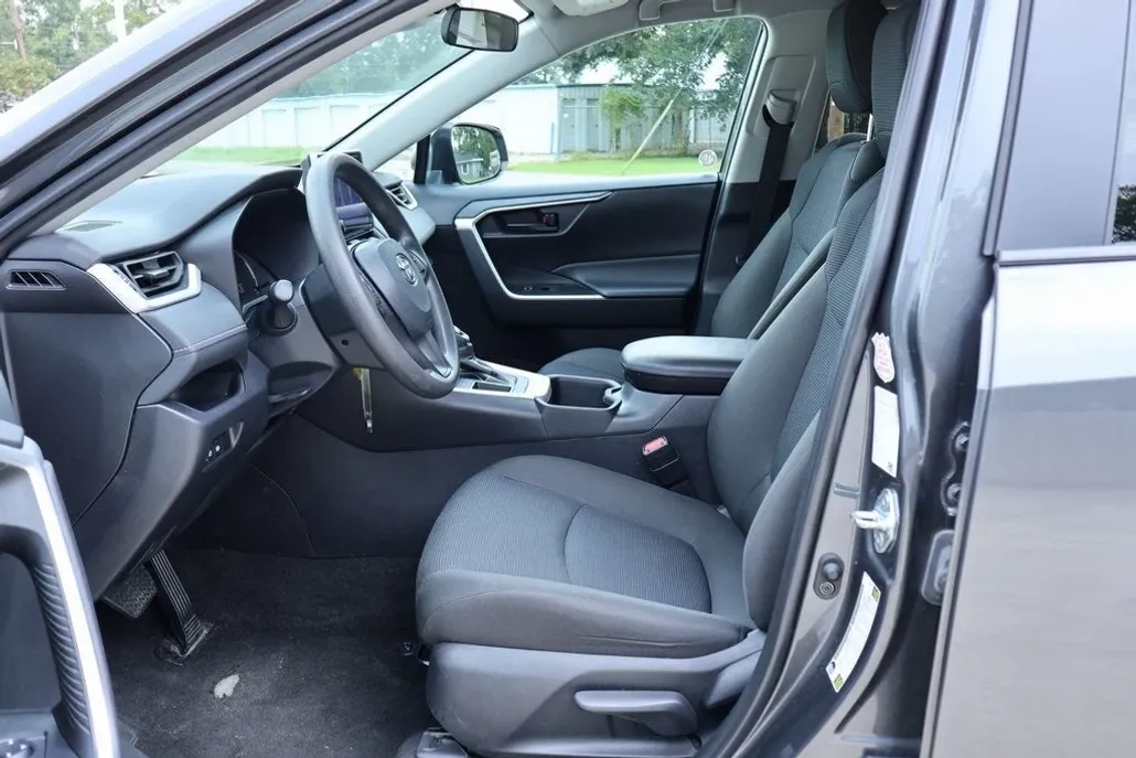 2024 Toyota RAV4 LE photo 1