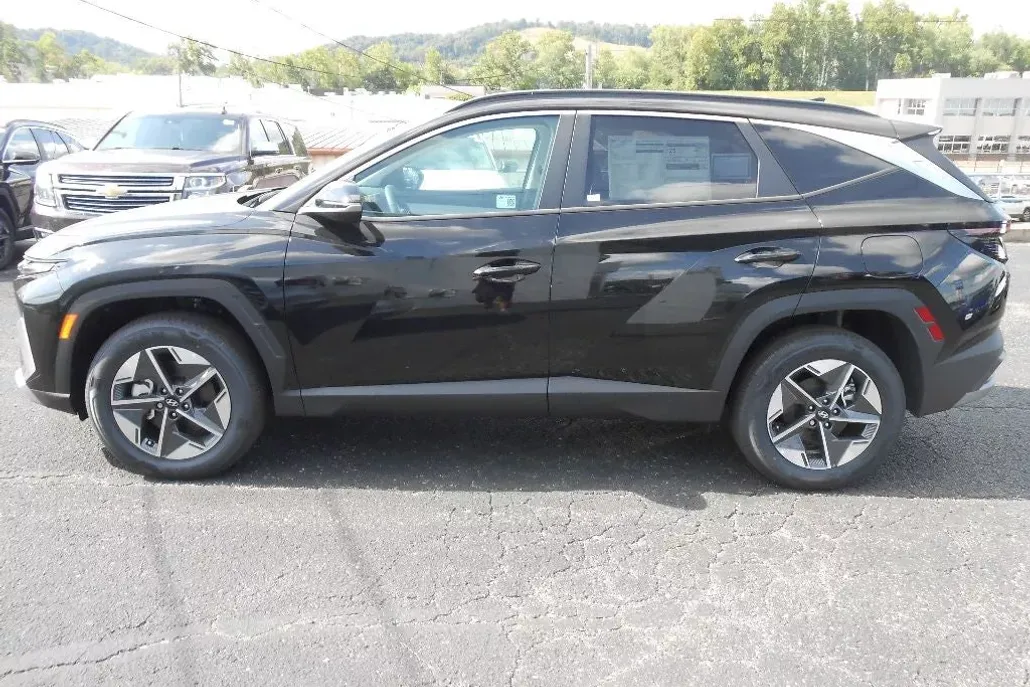 2025 Hyundai Tucson SEL Convenience photo 1