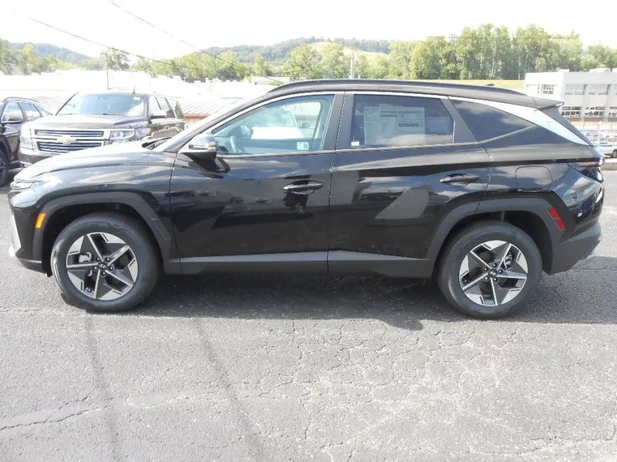 2025 Hyundai Tucson SEL Convenience photo 1