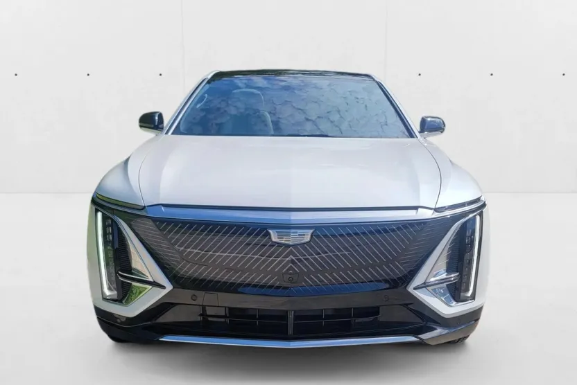 2024 Cadillac Lyriq Luxury photo 1