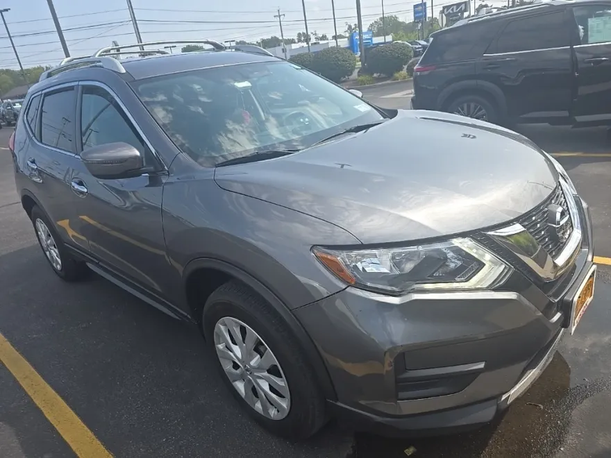 2017 Nissan Rogue S AWD photo 1