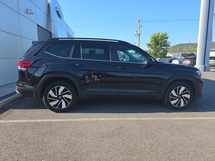 2024 Volkswagen Atlas SE Technology photo 1